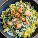 Tagliatelle met zalm, spinazie en Boursin-roomsaus